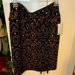 LulaRoe Women’s size large , pencil skirt Cassie style new with tags soft